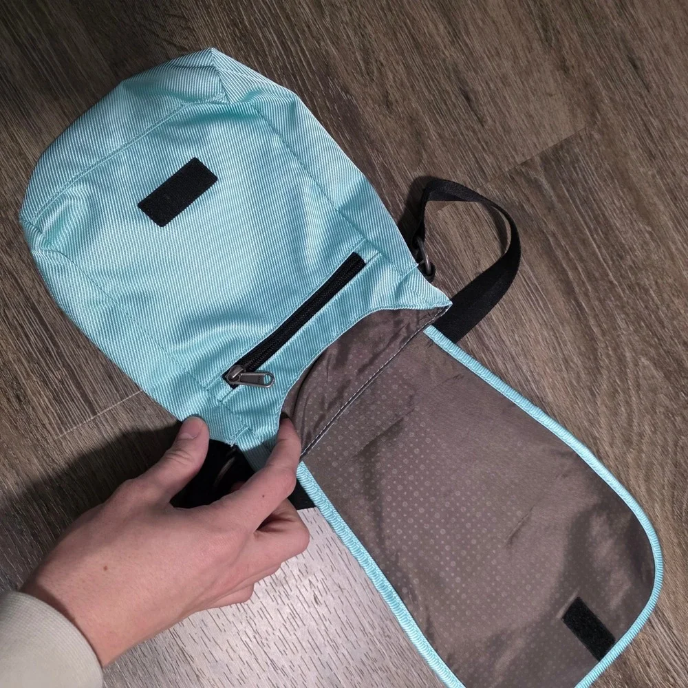 Columbia Teal Blue Crossbody Travel Bag‎ Small Messenger Pouch Adjustable Strap